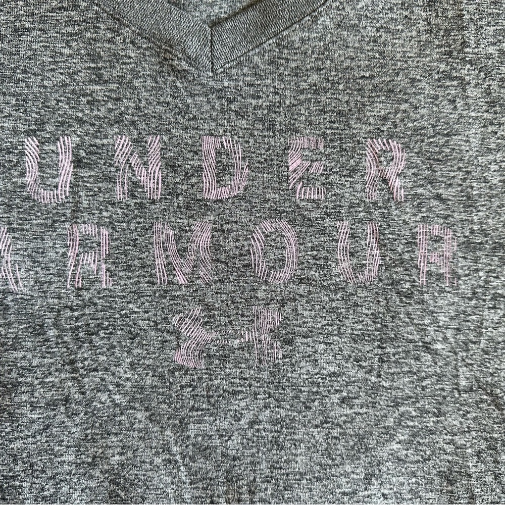 Under Armour HeatGear Short Sleeve V-Neck Loose Fit Shirt Women's Size M - Picture 3 of 8